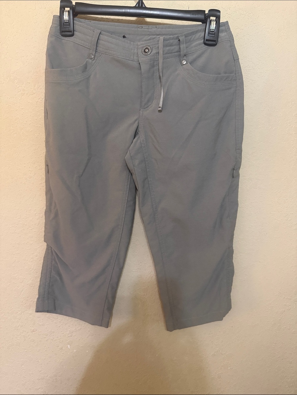 KÜHL Light Gray Capri Pants with Drawstring